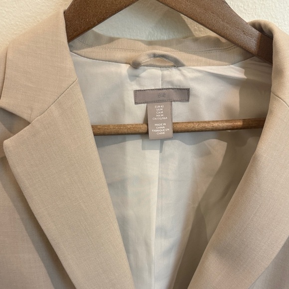 Bundle of 3 Women’s Blazers- Medium (2 from H&M, 1 unbranded) - Picture 3 of 8